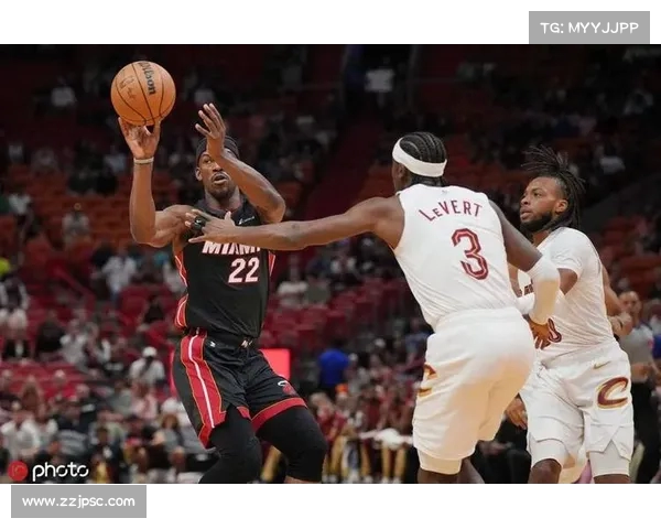 NBA现场比分更新：热火VS湖人激烈对决，詹姆斯与巴特勒上演精彩对抗